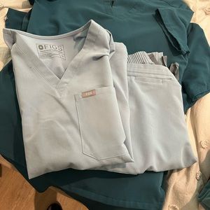 Dusty blue figs scrub set